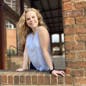 Meet your Posher, Lucy